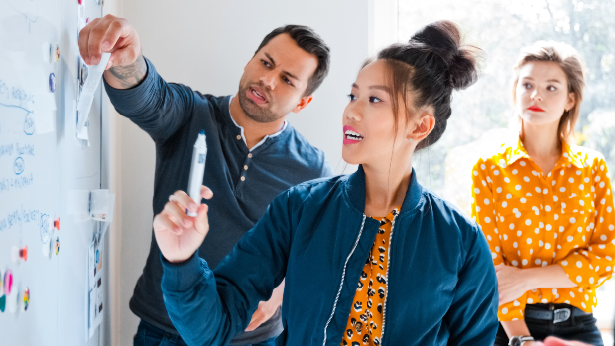 How do startup accelerators work?